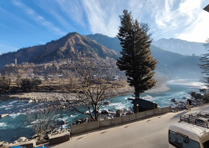 Glamorous Kashmir Tour for Couples